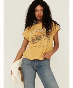 Cleo + Wolf Women's Stay Golden Rolled Sleeve Graphic Tee