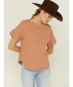 Cleo + Wolf Women's Relaxed Waffle Knit Henley Top Beige/khaki -Cleo & Wolf Shop 2000359348 250 P1 1