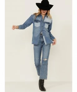 Cleo + Wolf Women's Oversized Denim Shirt Medium Wash 8 Cleo + Wolf Women's Oversized Denim Shirt Medium Wash -Cleo & Wolf Shop 2000359358 414 P4