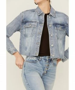 Cleo + Wolf Women's Wilshire Cropped Oversized Denim Jacket Light Wash 8 Cleo + Wolf Women's Wilshire Cropped Oversized Denim Jacket Light Wash -Cleo & Wolf Shop 2000359529 412 P3