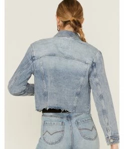 Cleo + Wolf Women's Wilshire Cropped Oversized Denim Jacket Light Wash 9 Cleo + Wolf Women's Wilshire Cropped Oversized Denim Jacket Light Wash -Cleo & Wolf Shop 2000359529 412 P4