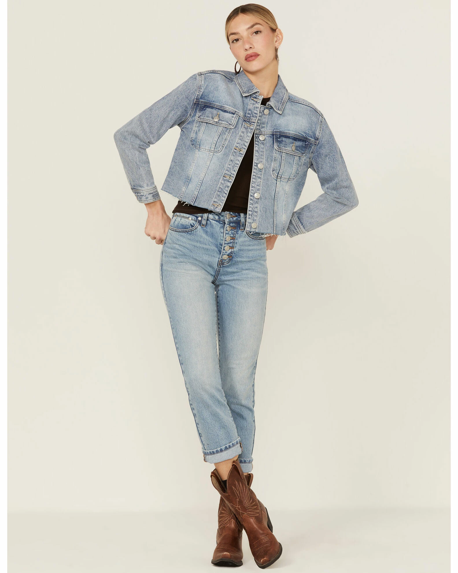 Cleo + Wolf Women's Wilshire Cropped Oversized Denim Jacket Light Wash 5 Cleo + Wolf Women's Wilshire Cropped Oversized Denim Jacket Light Wash - Image 5