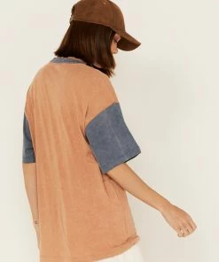 Cleo + Wolf Women's Glacier Montana Oversized Graphic Tee Beige/khaki -Cleo & Wolf Shop 2000364829 250 P4