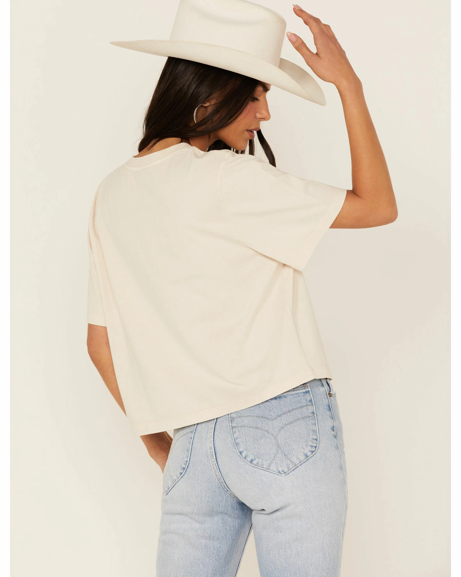 Cleo + Wolf Women's Trail Blazer Truck Graphic Boxy Crop Tee 4 Cleo + Wolf Women's Trail Blazer Truck Graphic Boxy Crop Tee - Image 4