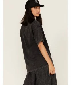 Cleo + Wolf Women's Oversized Wolf Graphic Tee Black -Cleo & Wolf Shop 2000364850 001 P4