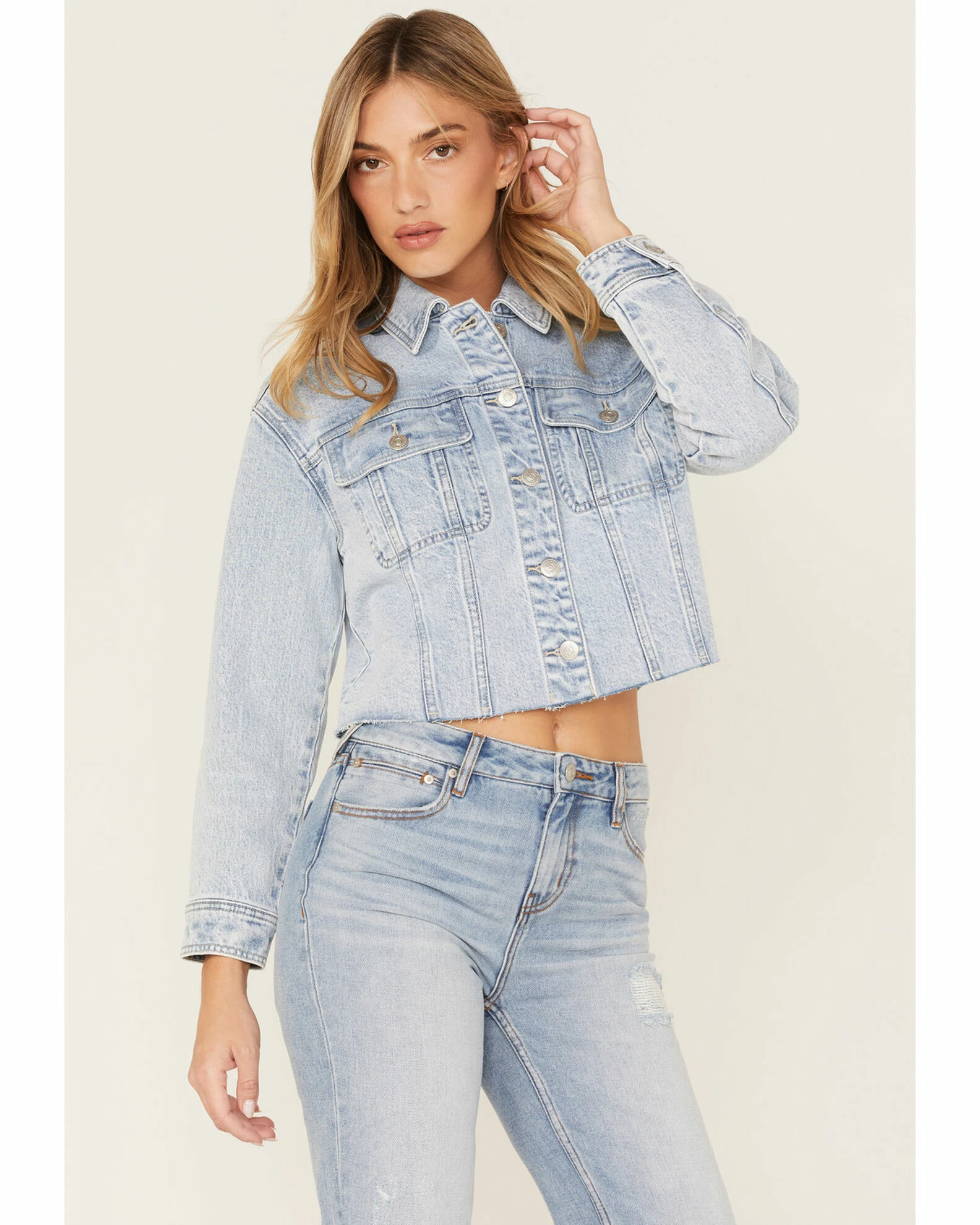 Cleo + Wolf Women's Light Wash Stretch Desert Scene Embroidered Cropped Denim Jacket 2 Cleo + Wolf Women's Light Wash Stretch Desert Scene Embroidered Cropped Denim Jacket - Image 2