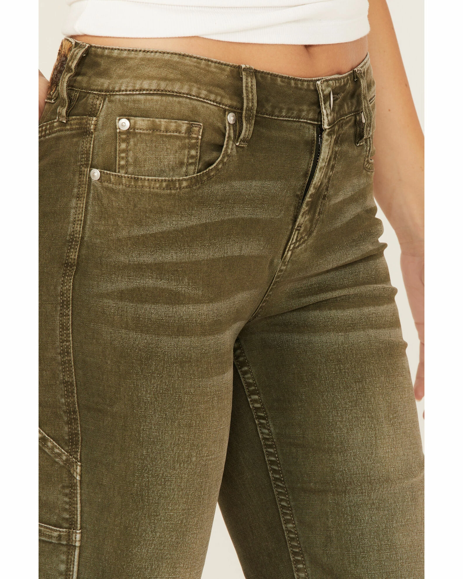 Cleo + Wolf Women's High-Rise Cargo Straight Jeans Olive 2 Cleo + Wolf Women's High-Rise Cargo Straight Jeans Olive - Image 2