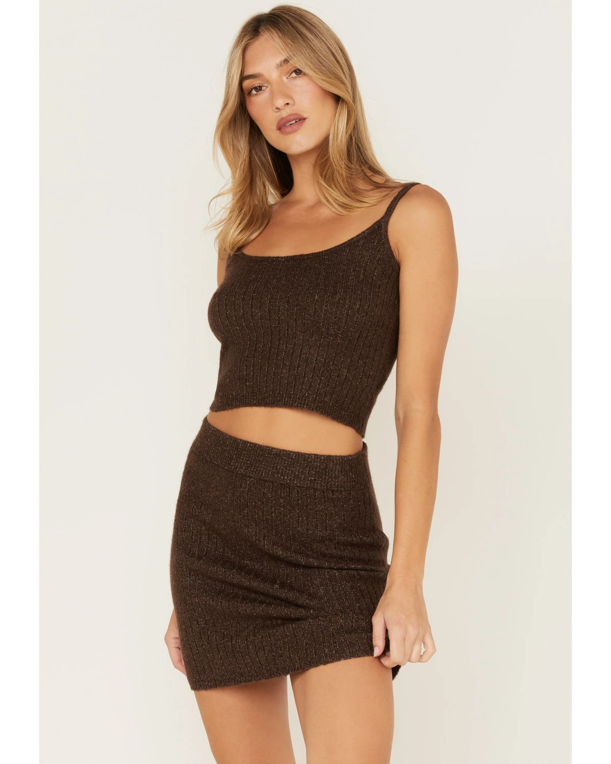 Cleo + Wolf Women's Ribbed Sweater Knit Cropped Tank Top Chocolate 5 Cleo + Wolf Women's Ribbed Sweater Knit Cropped Tank Top Chocolate - Image 5