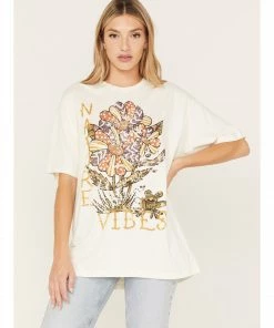Cleo + Wolf Women's Nature Vibes Oversized Graphic Tee