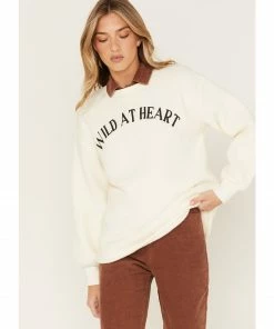 Cleo + Wolf Women's Wild At Heart Graphic Sweatshirt